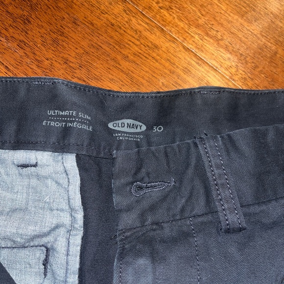 NWT mens Old Navy dark navy shorts, size 30 - Picture 3 of 3